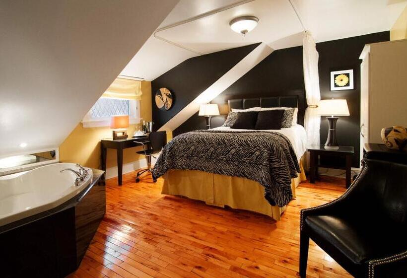 デラックスルーム, Leaside Manor