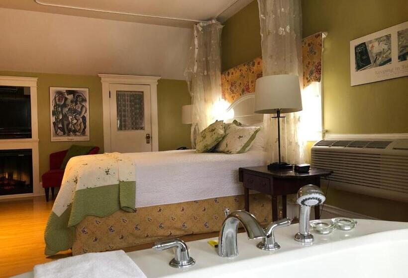 デラックスルーム, Leaside Manor