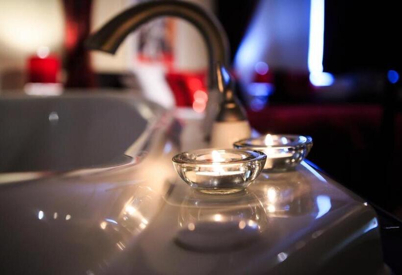 スーペリアールーム, Leaside Manor