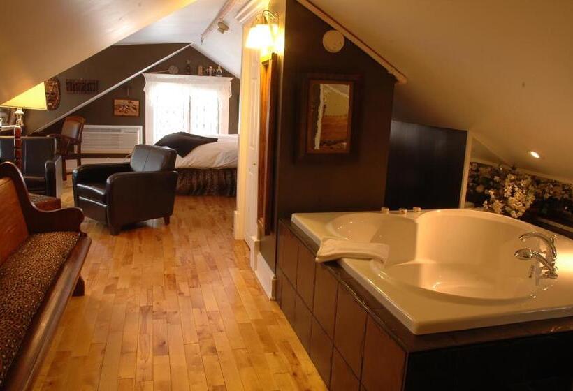 デラックスルーム, Leaside Manor