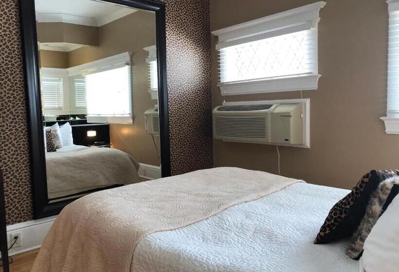 Номер Deluxe, Leaside Manor