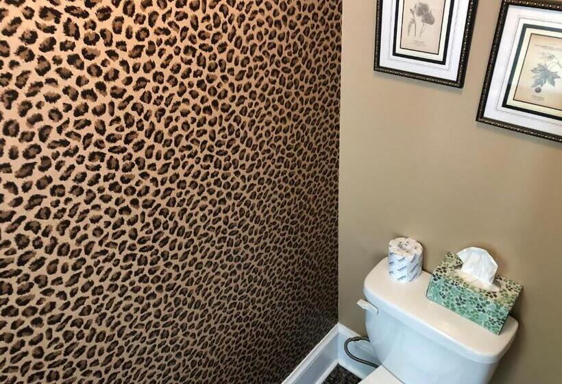 デラックスルーム, Leaside Manor