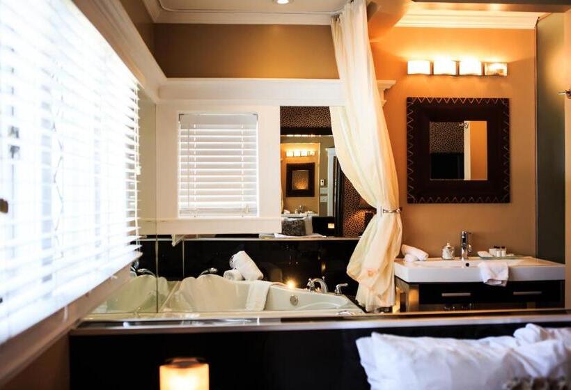 デラックスルーム, Leaside Manor