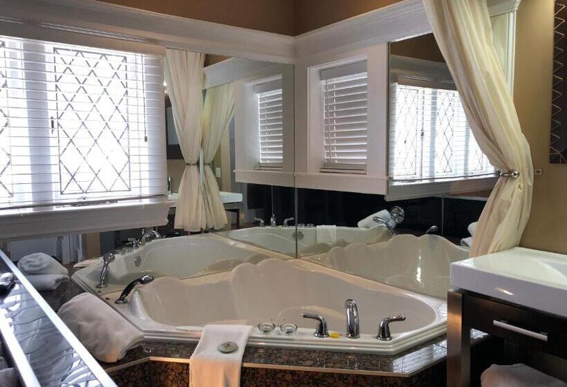 デラックスルーム, Leaside Manor