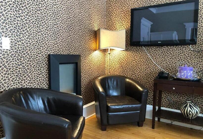 デラックスルーム, Leaside Manor