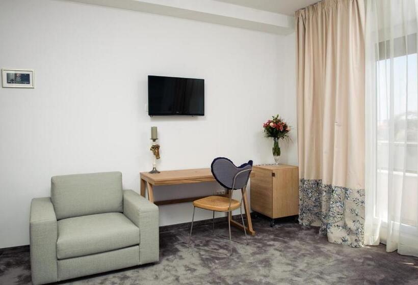 디럭스 룸, Boban Luxury Suites