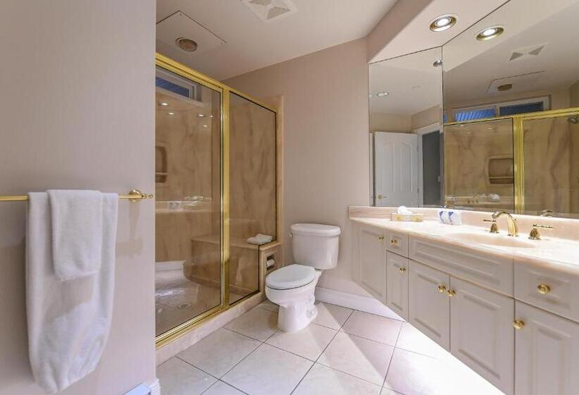 סוויטה עם ג'קוזי, Crown Isle Resort & Golf Community