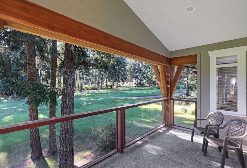 סוויטה עם ג'קוזי, Crown Isle Resort & Golf Community