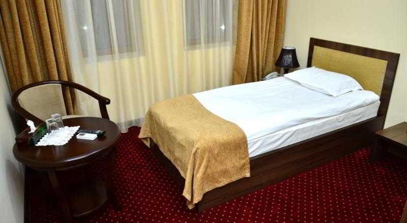 غرفة قياسية فردية, Diyora