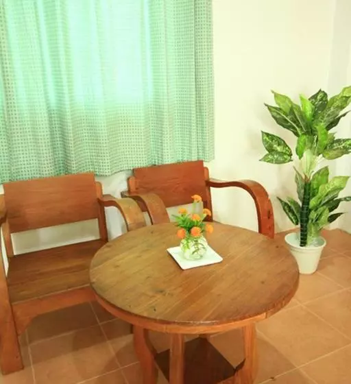 اتاق لوکس خانوادگی, J.holiday Inn Krabi