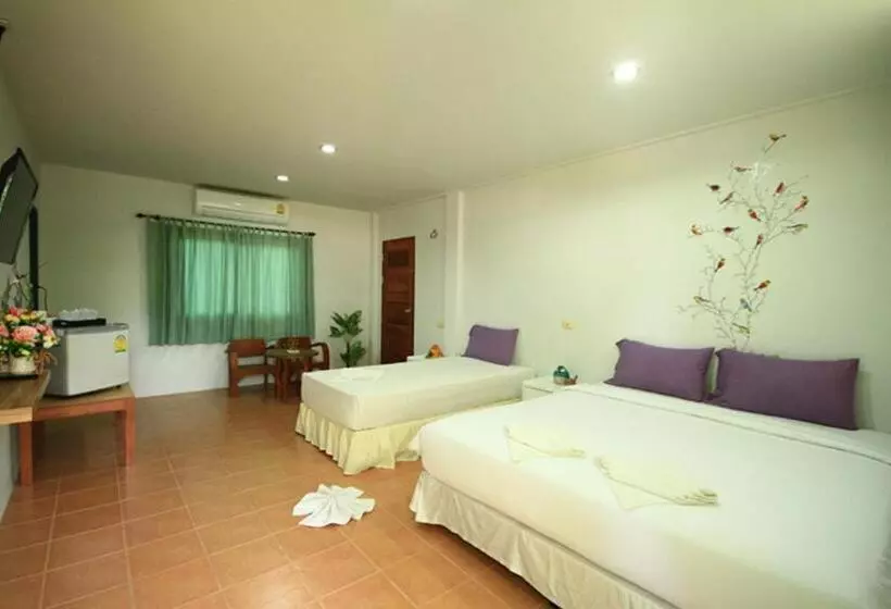 اتاق لوکس سه تخته, J.holiday Inn Krabi