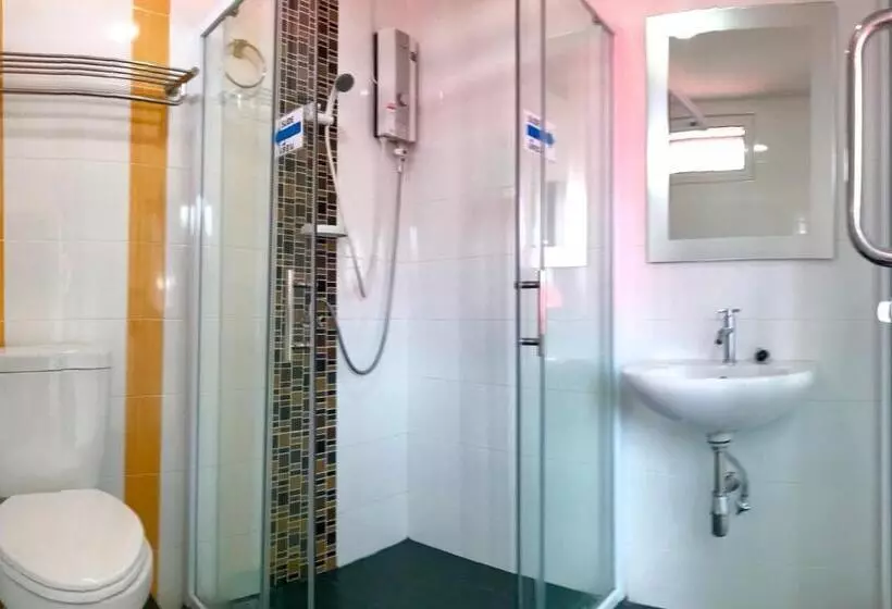 اتاق لوکس سه تخته, J.holiday Inn Krabi