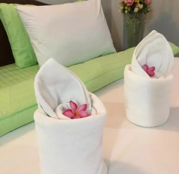 اتاق خانوادگی, J.holiday Inn Krabi