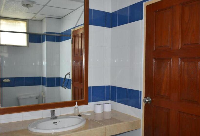 Habitació Triple Economy, Jardin