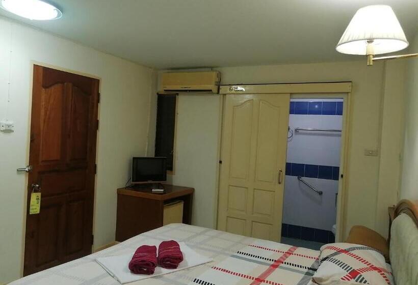 Habitació Basic, Jardin