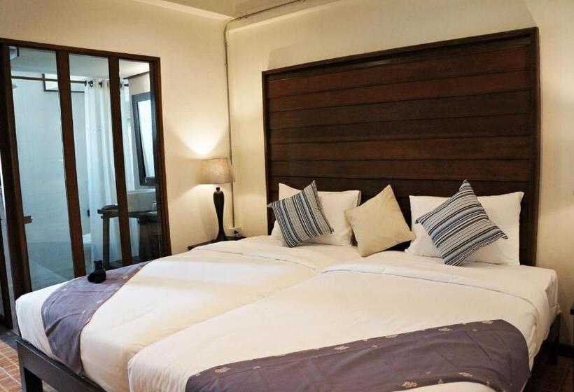 اتاق سوپریور, Kampaeng Ngam