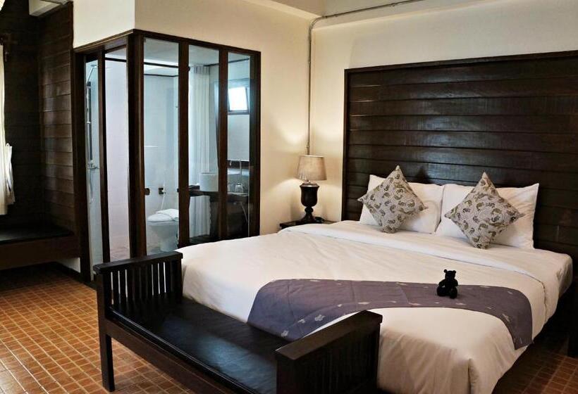 اتاق لوکس, Kampaeng Ngam