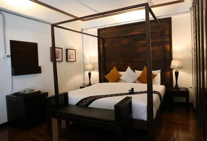 Номер Deluxe, Kampaeng Ngam