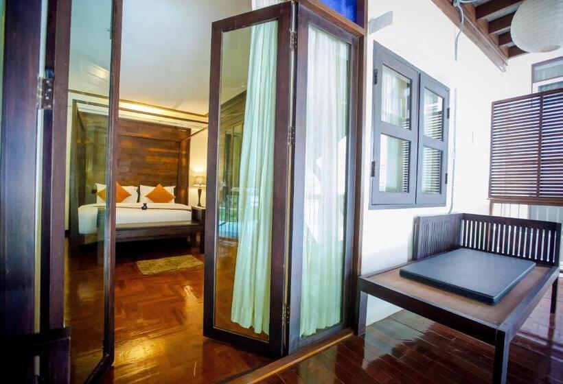 اتاق لوکس با بالکن, Kampaeng Ngam