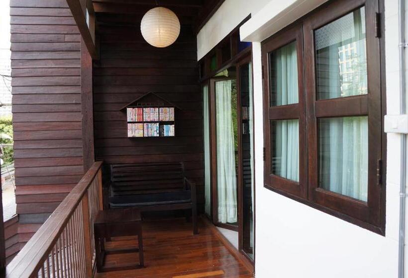 اتاق لوکس با بالکن, Kampaeng Ngam