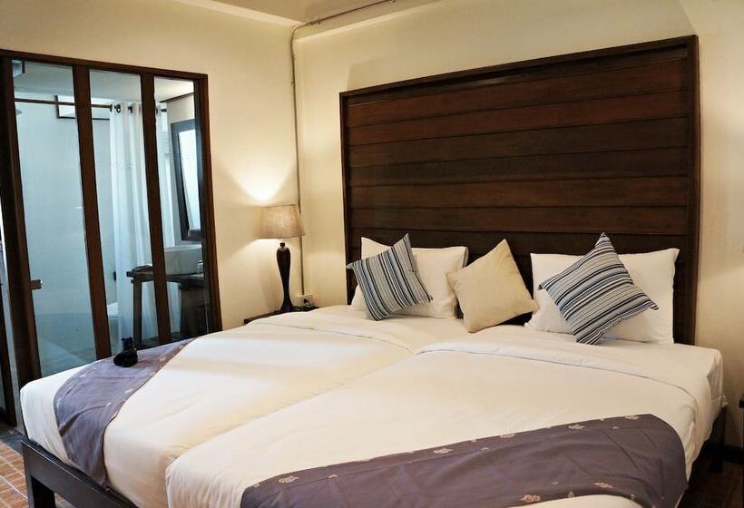 اتاق سوپریور, Kampaeng Ngam