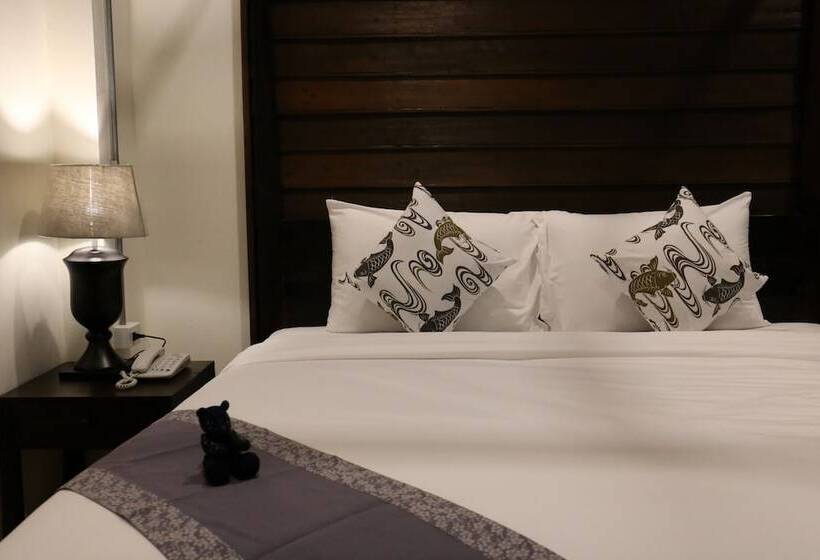 اتاق لوکس با بالکن, Kampaeng Ngam