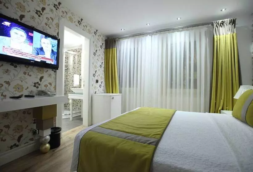 Economy Room