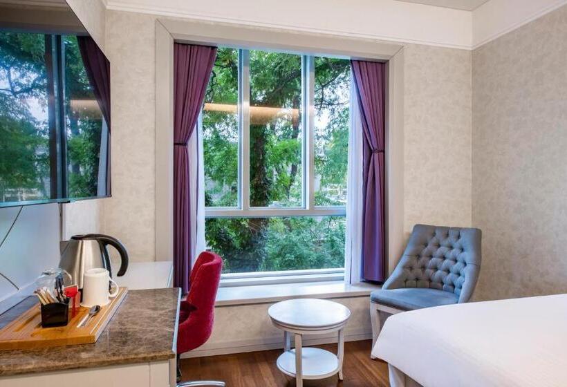 اتاق استاندارد یک نفره, Mercure Tbilisi Old Town