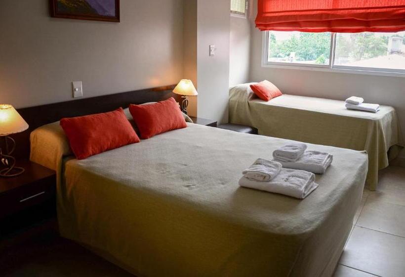 스탠다드 트리플 룸, Munay Ledesma