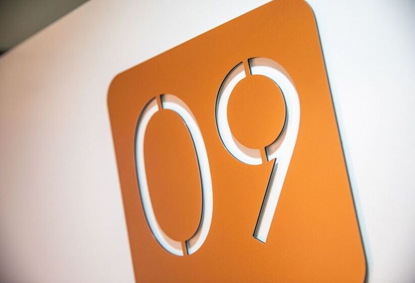 סטודיו משפחתי, Nightcap At The Ranch