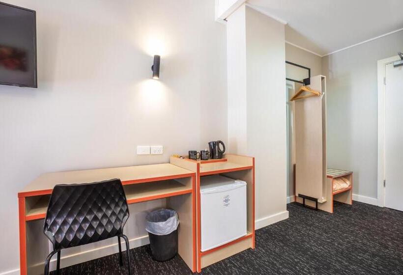 סטודיו סטנדרטי מיטת קווין, Nightcap At The Ranch