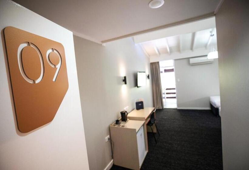 סטודיו סטנדרטי מיטת קווין, Nightcap At The Ranch