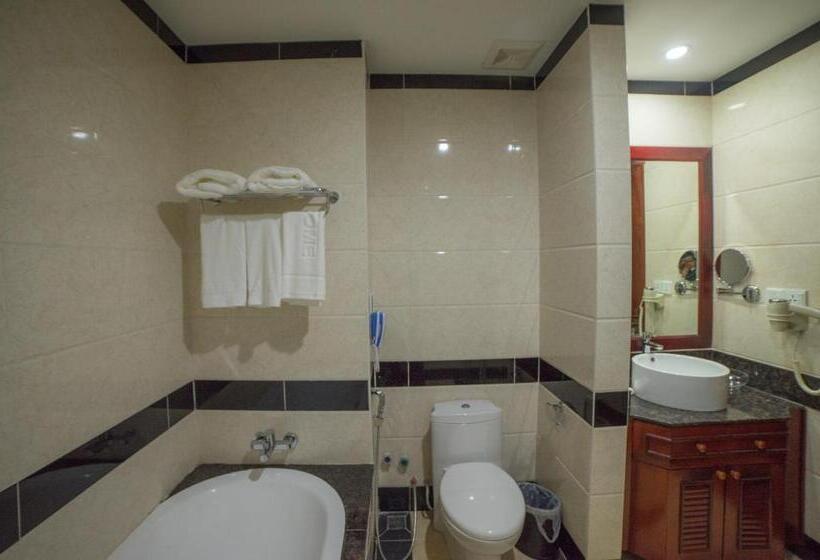 חדר דלוקס, Phnom Penh Katari
