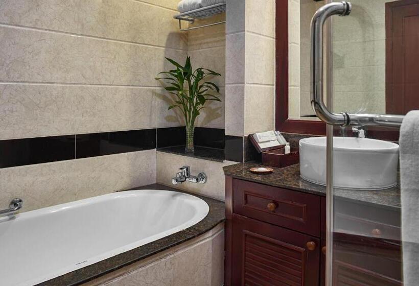 Junior Suite, Phnom Penh Katari