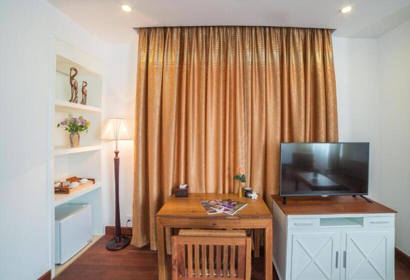 Junior Suite, Phnom Penh Katari