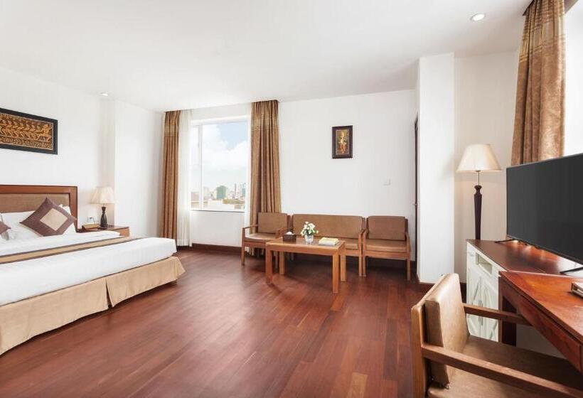 Junior Suite, Phnom Penh Katari