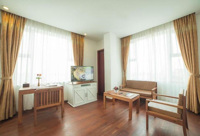 Junior Suite, Phnom Penh Katari