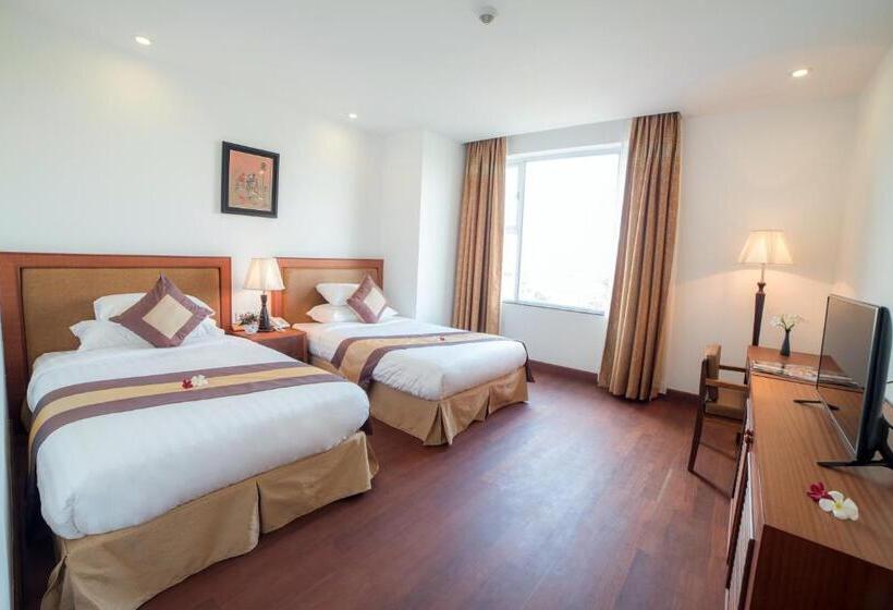 Junior Suite, Phnom Penh Katari