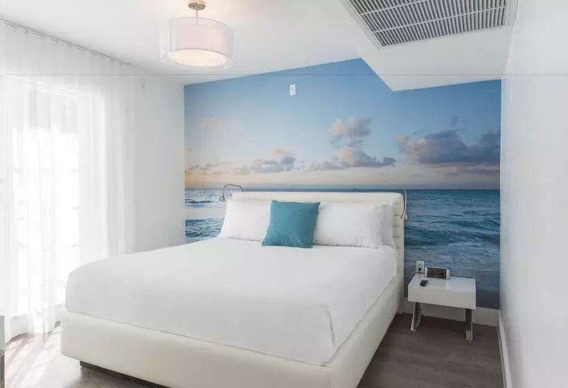 Penthouse Room