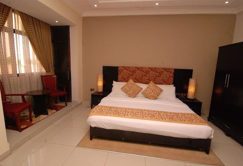 سوییت جونیور, Stonehedge