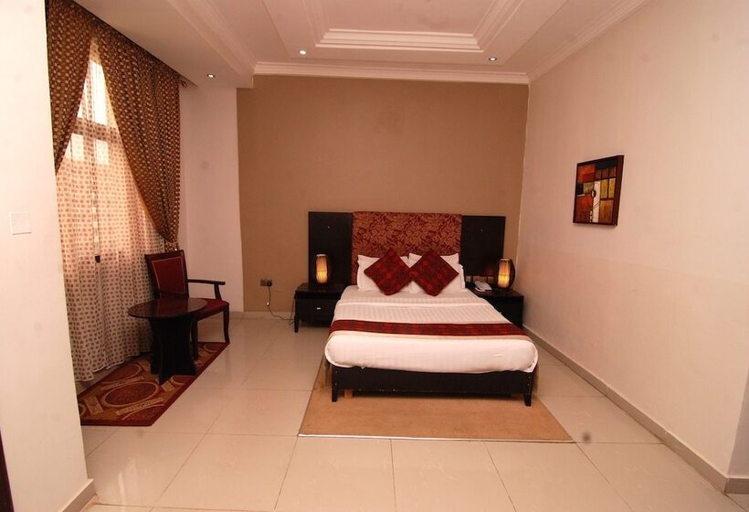 سوییت جونیور, Stonehedge