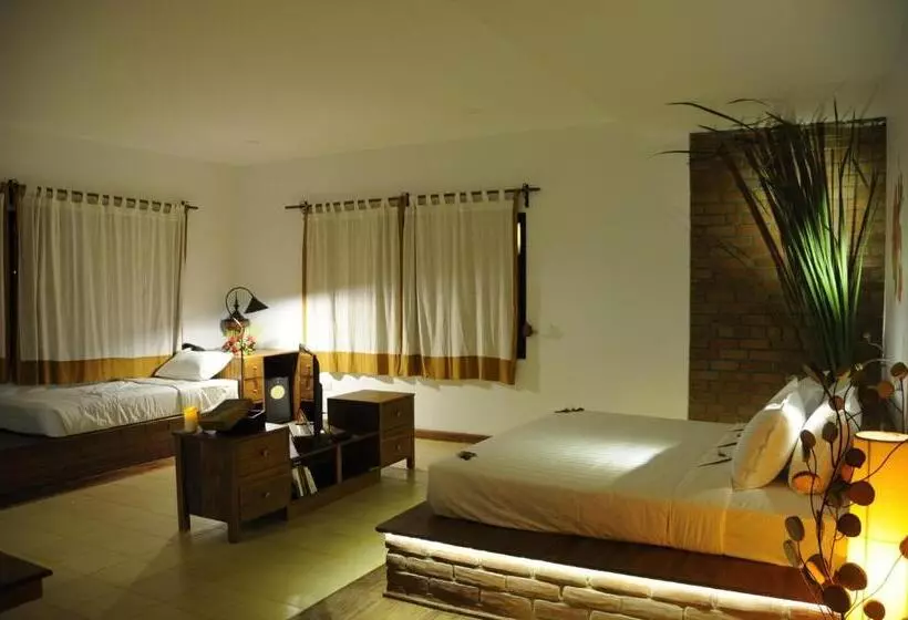 سوییت جونیور, Thanakha Inle