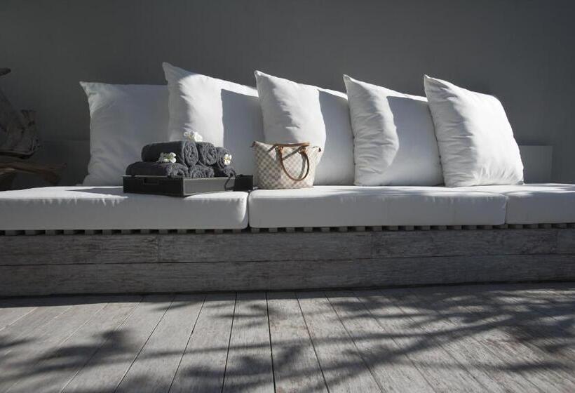 חדר דלוקס נוף בריכה, The Lombok Lodge Suites & Private Villas