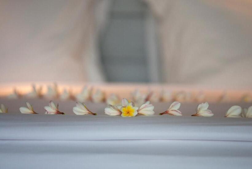 חדר סטנדרט נוף לגינה, The Lombok Lodge Suites & Private Villas