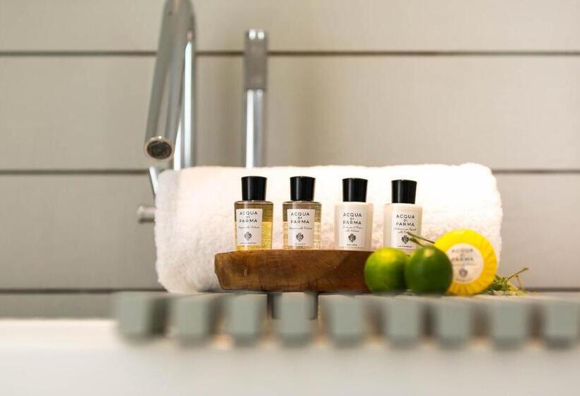 חדר דלוקס נוף בריכה, The Lombok Lodge Suites & Private Villas