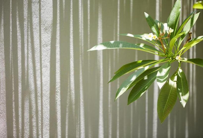 חדר דלוקס נוף בריכה, The Lombok Lodge Suites & Private Villas