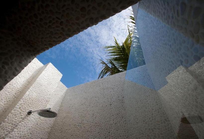 חדר דלוקס נוף בריכה, The Lombok Lodge Suites & Private Villas