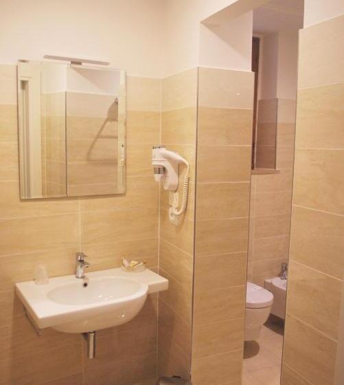 싱글 디럭스 룸, Volterra In Superior