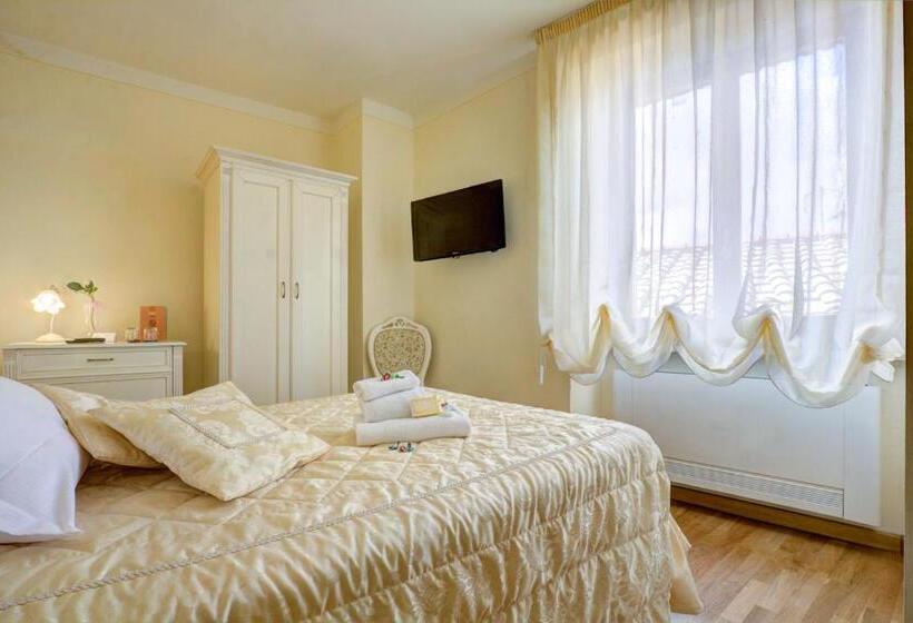 싱글 디럭스 룸, Volterra In Superior