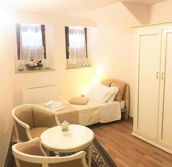 패밀리 스위트, Volterra In Superior